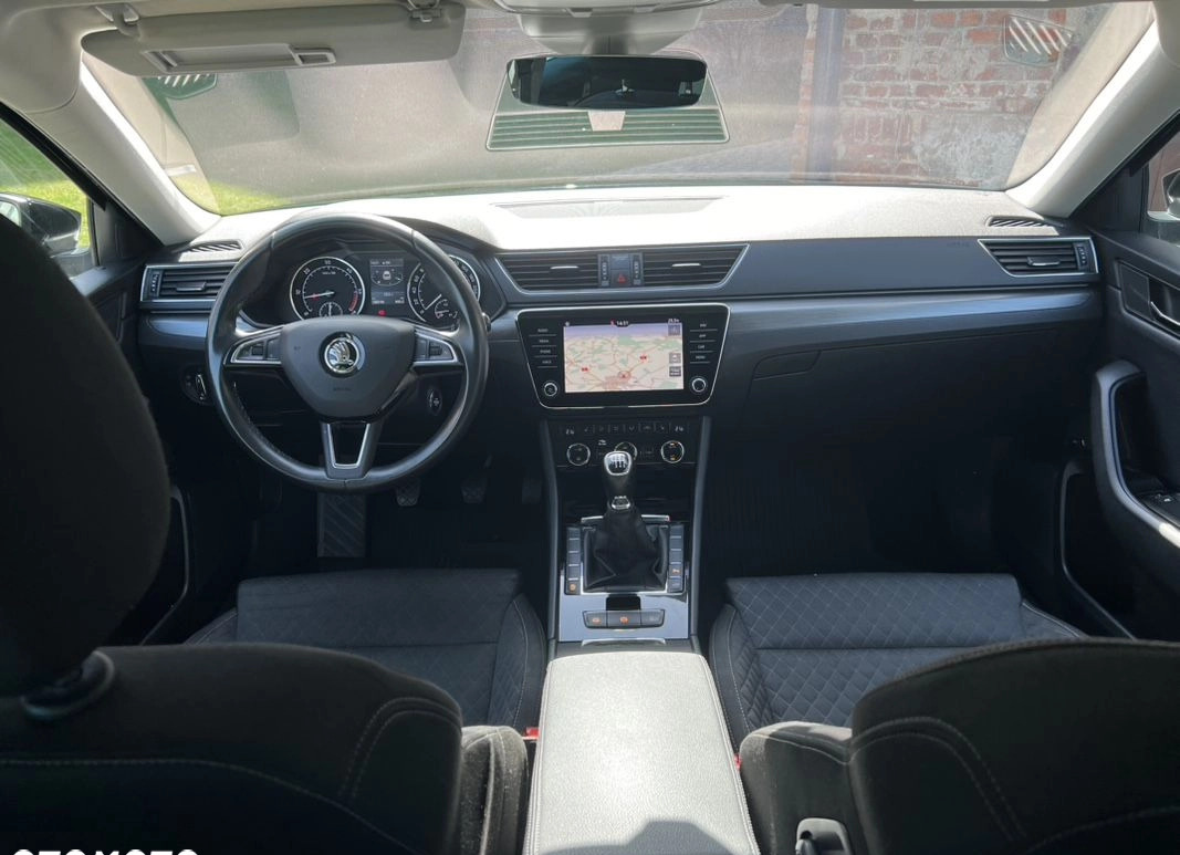 Skoda Superb cena 74500 przebieg: 189000, rok produkcji 2019 z Kowary małe 352